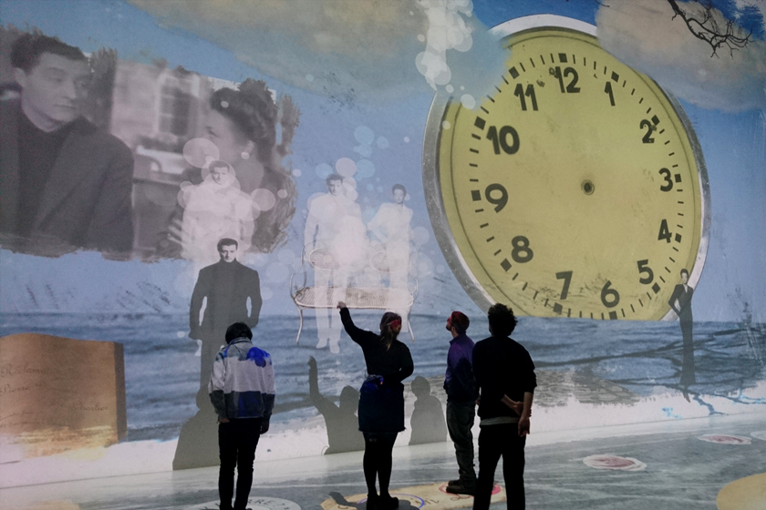 Surrealistic AR Objects